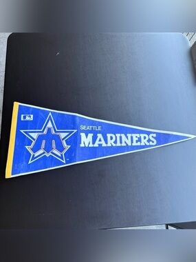 Vintage 70’s-80’s Officially Licensed Seattle Mariners Baseball pennant